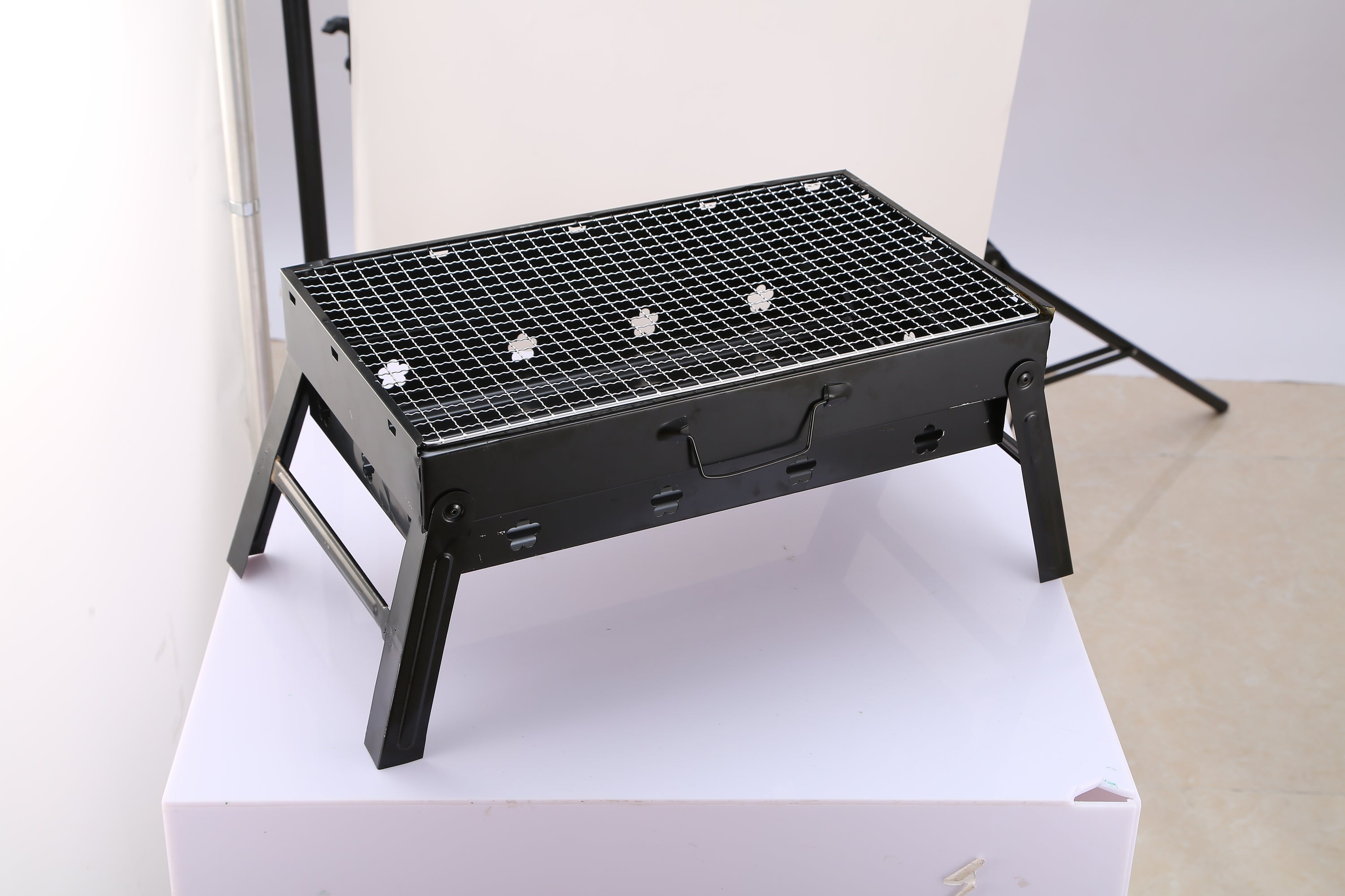 1Pc Portable BBQ Foldable Charcoal Grill